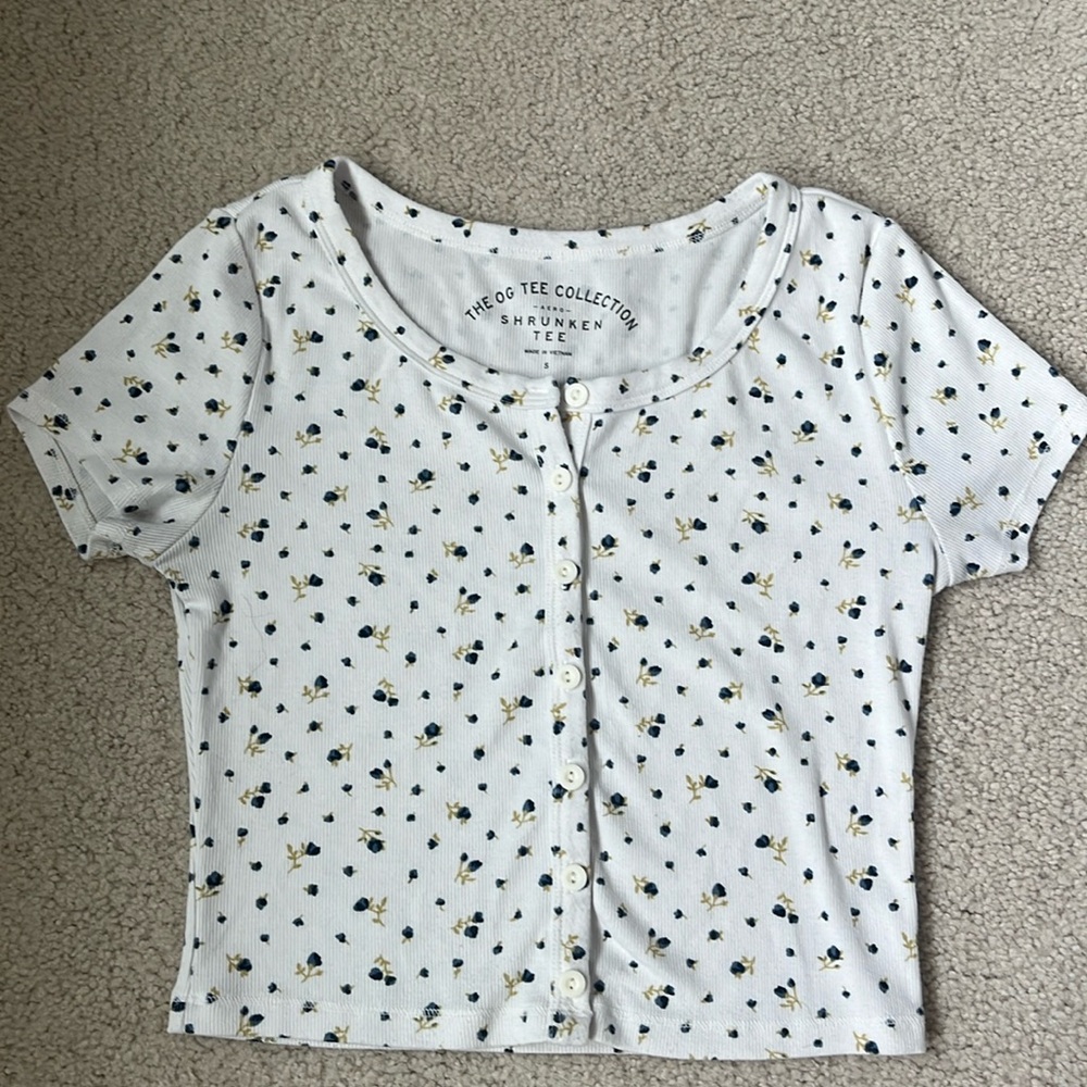 Aeropostale The OG Tee Collection Shrunken Tee White Floral Short Sleeve Tee S